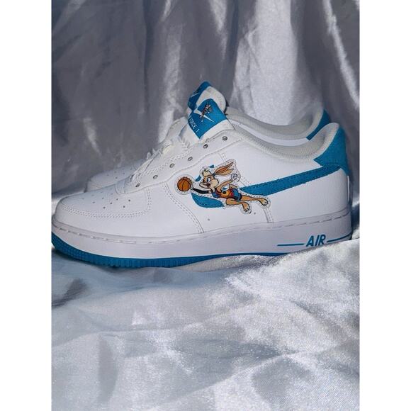 Size 7 Nike Space Jam x Air Force 1 \ display picture 1